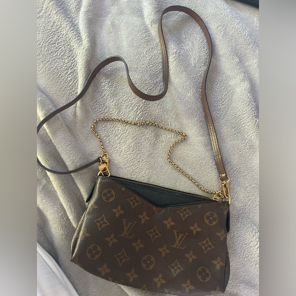 Authentic Louis Vuitton Pallas Clutch